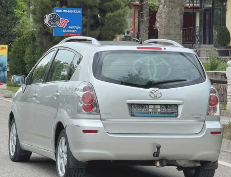 Нетонированные стекла для Toyota Verso
